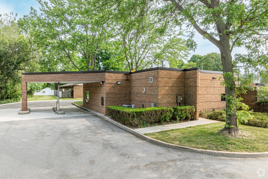 More Photos Of 14695 16th Ave, Marne Bank For Sale