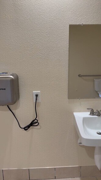 More Photos Of 510 Macdonald Ave, Richmond Storefront Retail Residential For Lease