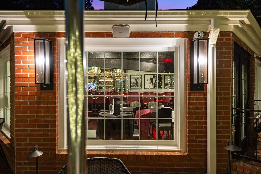 More Photos Of 38 Chinquapin Rd, Pinehurst Restaurant For Sale