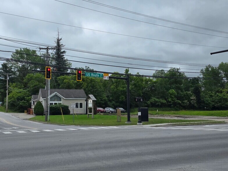 Primary Photo Of 67 US Route 7 S, Rutland Town Auto Repair For Sale