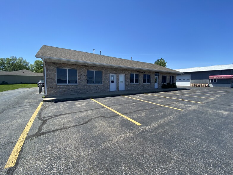 Primary Photo Of 978 Crosby Ave, Sycamore Office For Lease