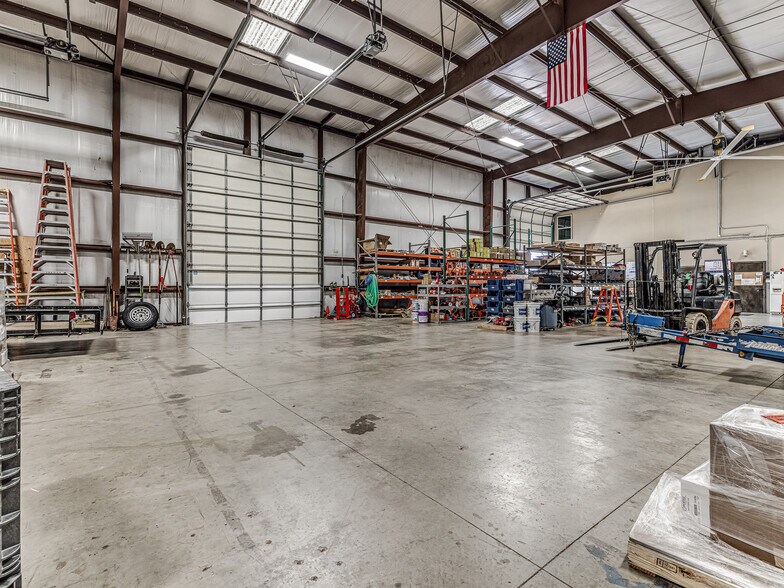 More Photos Of 209 NW 132nd St, Oklahoma City Industrial For Sale