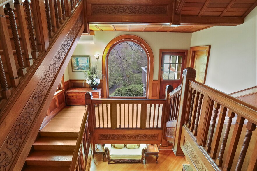 More Photos Of 1090 Ragged Edge Rd, Chambersburg Hospitality For Sale