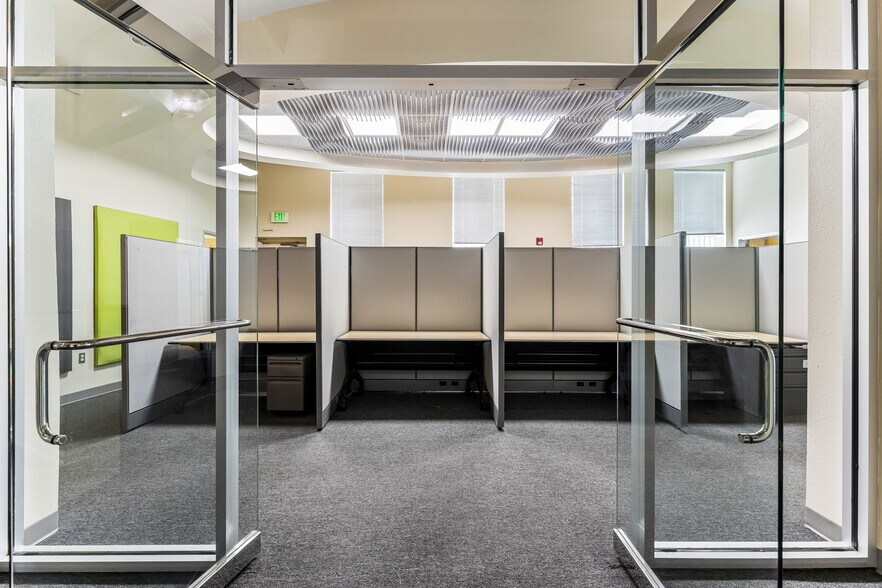 More Photos Of 2014 S Hackberry St, San Antonio Office For Sale