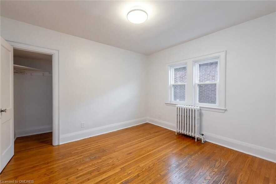 More Photos Of 104 Longwood Rd S, Hamilton Multifamily For Sale