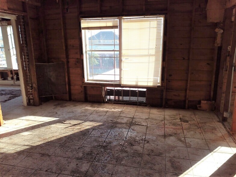 More Photos Of 2705 Blodgett St, Houston Office For Sale