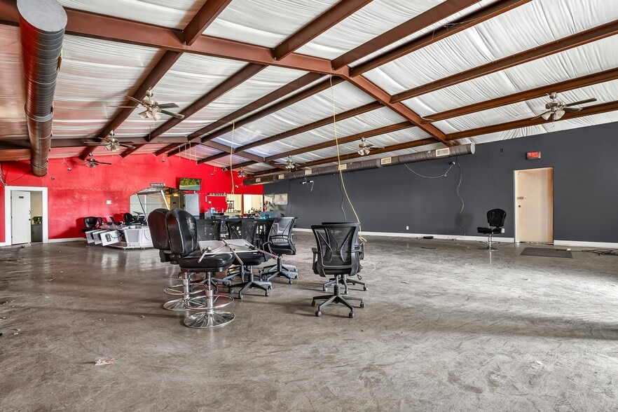 More Photos Of 6330 E Hwy 84 E, Slaton Flex For Sale