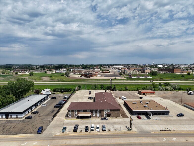 More Photos Of 642 12th St W, Dickinson Hotel For Sale