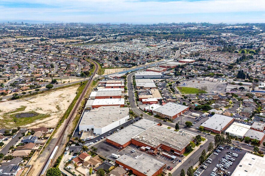 More Photos Of 1421 W 240th St, Harbor City Warehouse For Lease