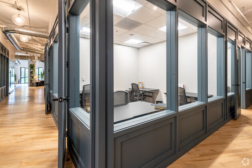 More Photos Of 603 Munger Ave, Dallas Office For Lease