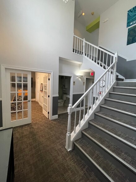 More Photos Of 128 Ridge Ave, Bloomingdale Loft Creative Space For Sale