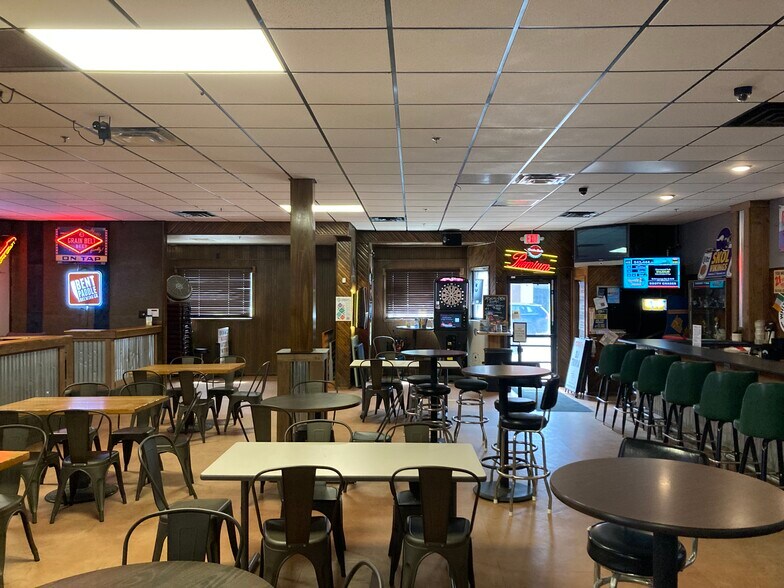 More Photos Of 2023 W Superior St, Duluth Storefront Retail Residential For Sale
