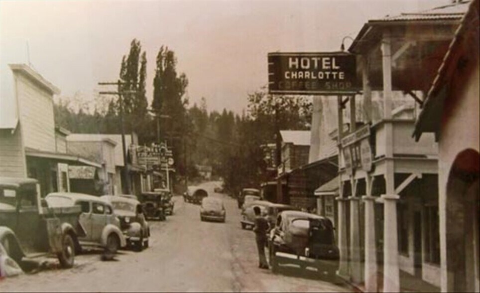 More Photos Of 18736 Main St, Groveland Hotel For Sale