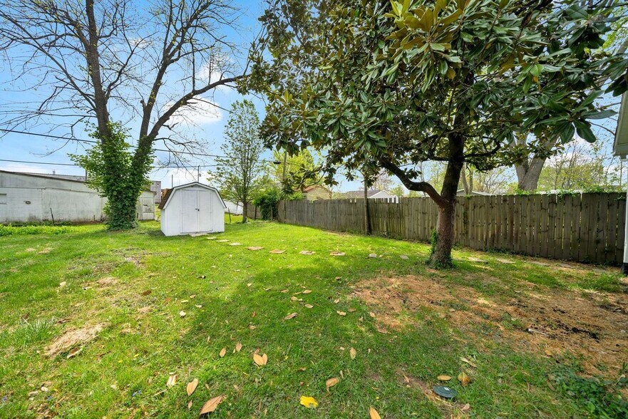 More Photos Of 2550 Broadway St, New Albany Apartments For Sale