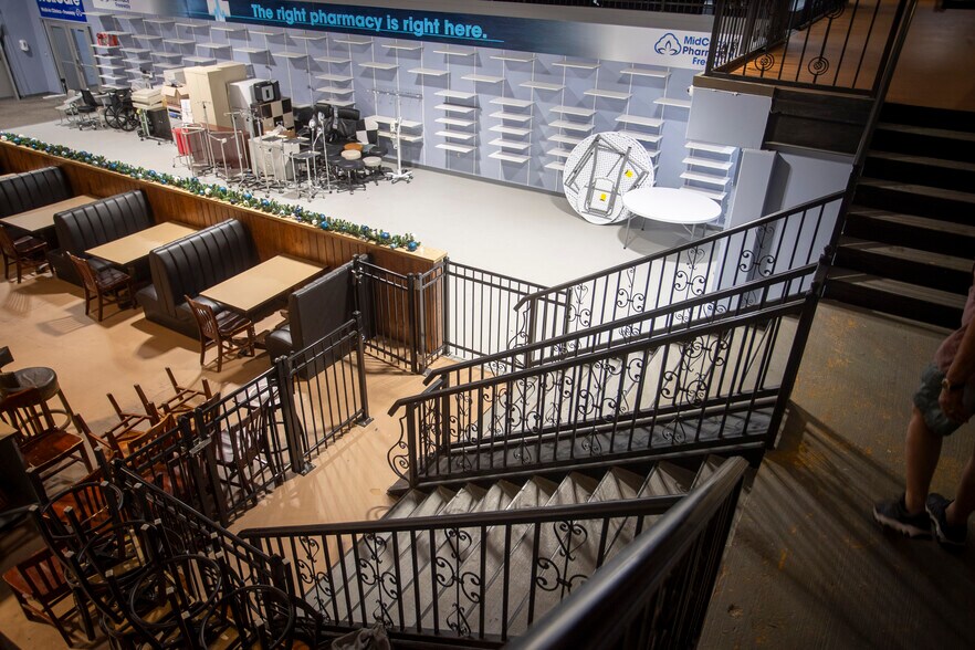 More Photos Of 25000 US 59 Rd, El Campo Flex For Sale