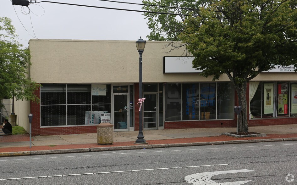 271279 S Wellwood Ave, Lindenhurst, NY 11757 Retail For Lease