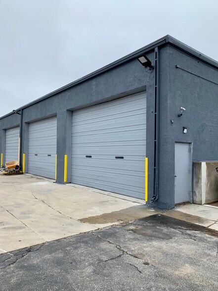 More Photos Of 1103 Morse Ave, Schaumburg Service For Lease