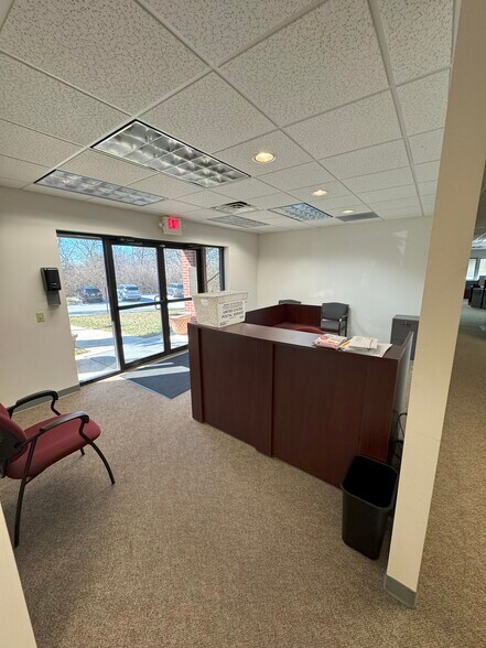 More Photos Of 182 Industrial Rd, Glen Rock Office For Lease