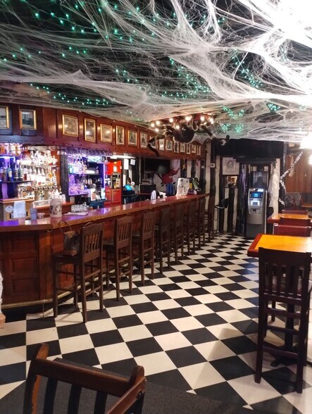 More Photos Of 2902 Brambleton Ave SW, Roanoke General Retail For Sale