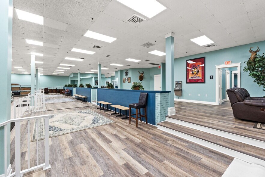 More Photos Of 5420 Hickory St, Panama City Office For Sale