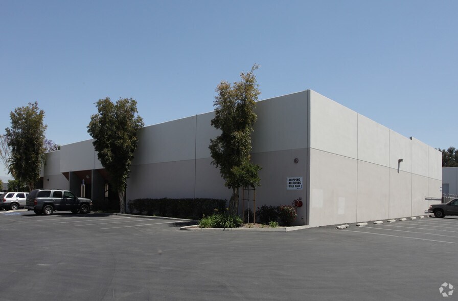 More Photos Of 3454-3464 Durahart St, Riverside Manufacturing For Lease