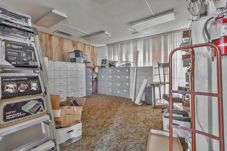 More Photos Of 1524 N West Ave, Fresno Office For Sale