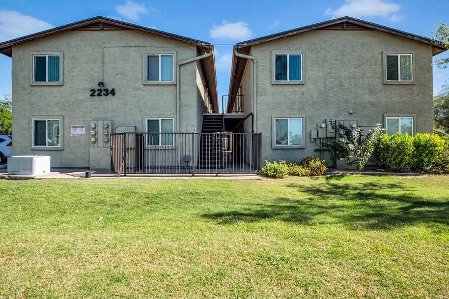 More Photos Of 2234 W Hazelwood St, Phoenix Apartments For Sale