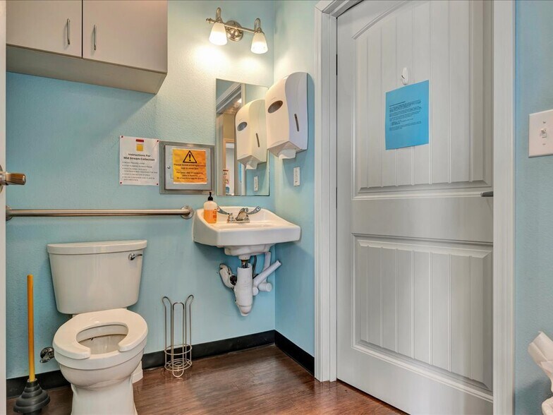 More Photos Of 203 Christie Dr, Lufkin Healthcare For Sale