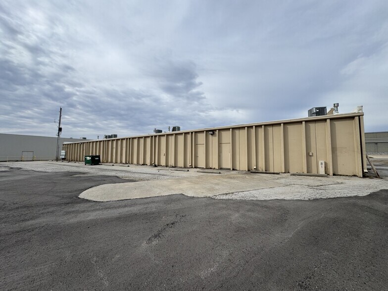 More Photos Of 514-528 NW 7 Hwy, Blue Springs Unknown For Lease