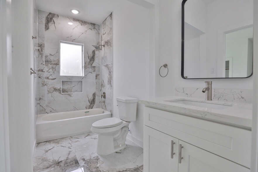 More Photos Of 9339 Lavender St, Houston Apartments For Sale