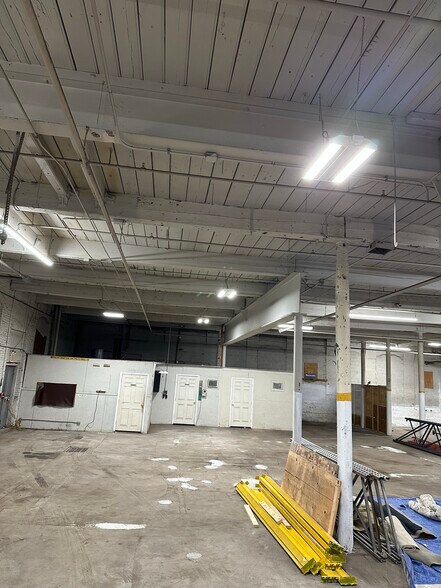 More Photos Of 7 Dunnell Ln, Pawtucket Warehouse For Lease