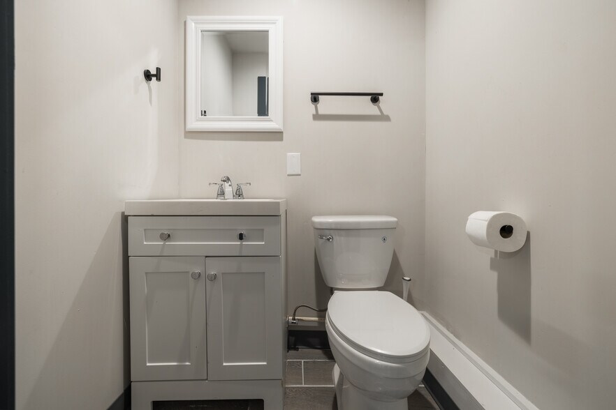 More Photos Of 1435 FM 1463 Rd, Katy Showroom For Sale