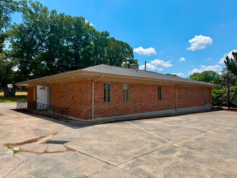 Primary Photo Of 120 E Phifer St, Monroe Medical For Lease