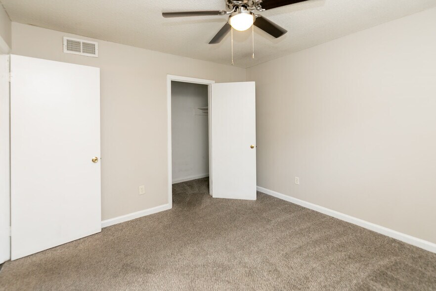 More Photos Of 2780 Madison Ave, Memphis Apartments For Sale