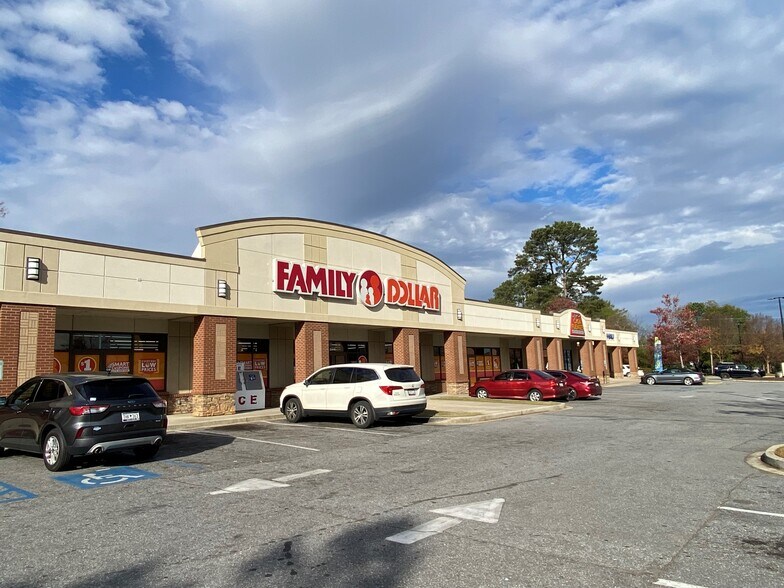 Primary Photo Of 2905-2923 N Main St, Anderson Storefront For Lease