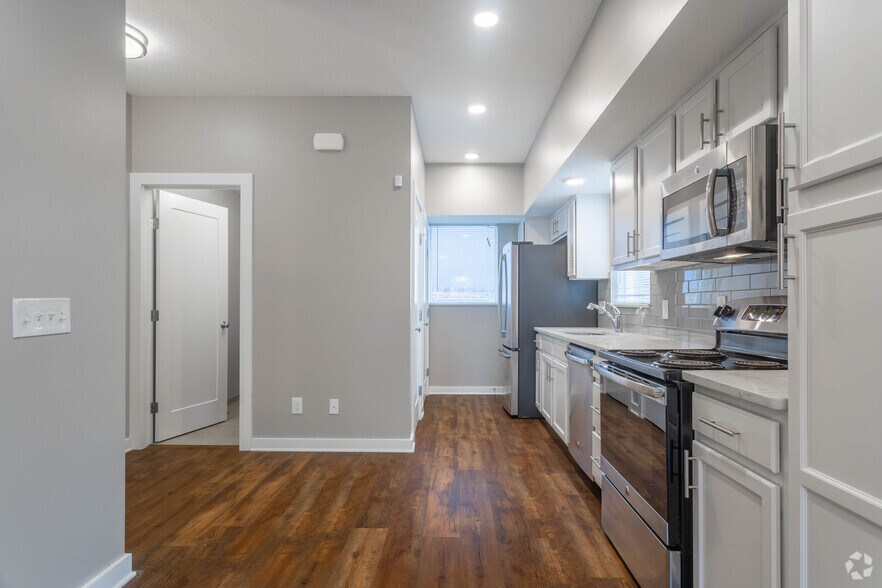 More Photos Of 1421 E 15th St, Cleveland Apartments For Sale