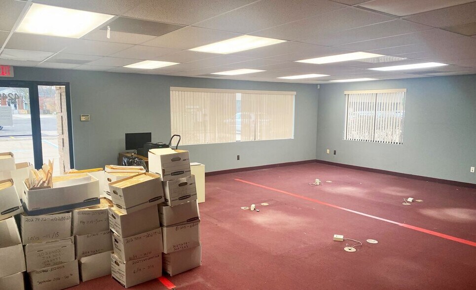 More Photos Of 42490 Garfield Rd, Clinton Township Medical For Lease