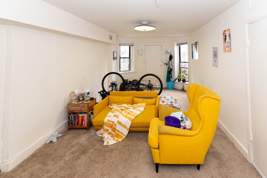 More Photos Of 46 W Biddle St, Baltimore Apartments For Sale