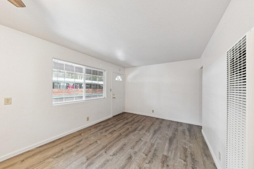 More Photos Of 3893 Pioneer Trail, South Lake Tahoe Apartments For Sale