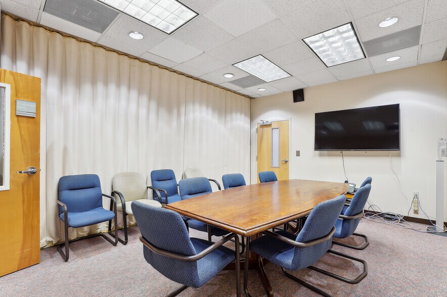 More Photos Of 631 Cherry Hill Rd, Baltimore Medical For Sale