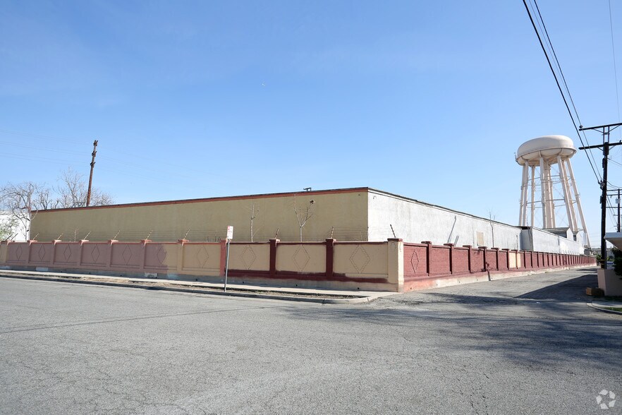 More Photos Of 5202-5224 Southern Ave, South Gate Manufacturing For Lease