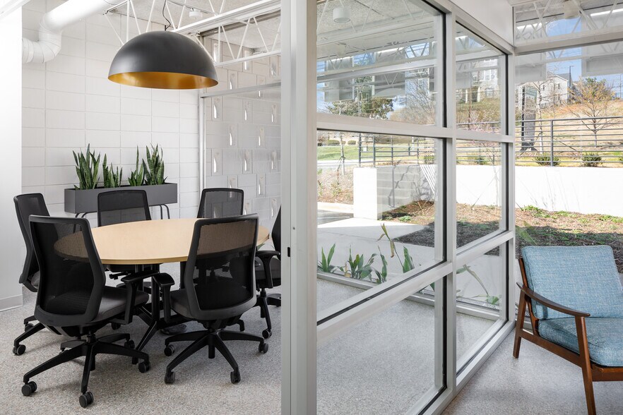 More Photos Of 832 Wade Hampton, Greenville Office For Lease