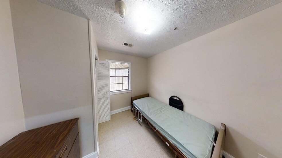 More Photos Of 601 Coleman St, Atlanta Assisted Living For Sale