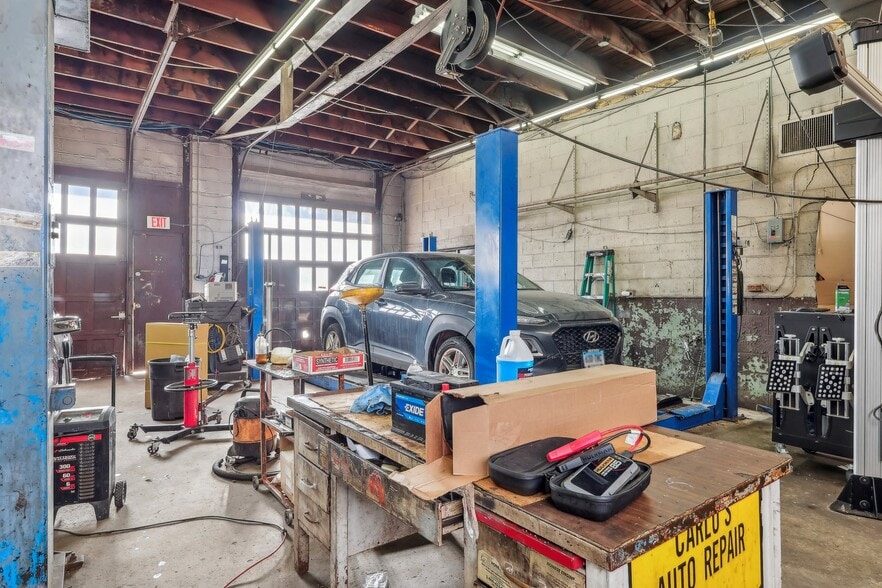 More Photos Of 1741 Princeton Ave, Lawrence Township Mercer Auto Repair For Sale