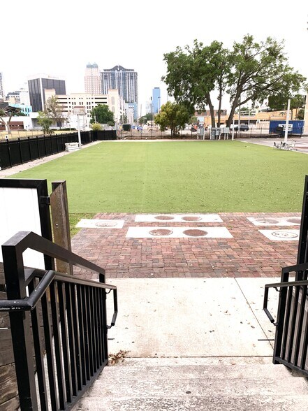 More Photos Of 100 W Livingston St, Orlando Restaurant For Lease