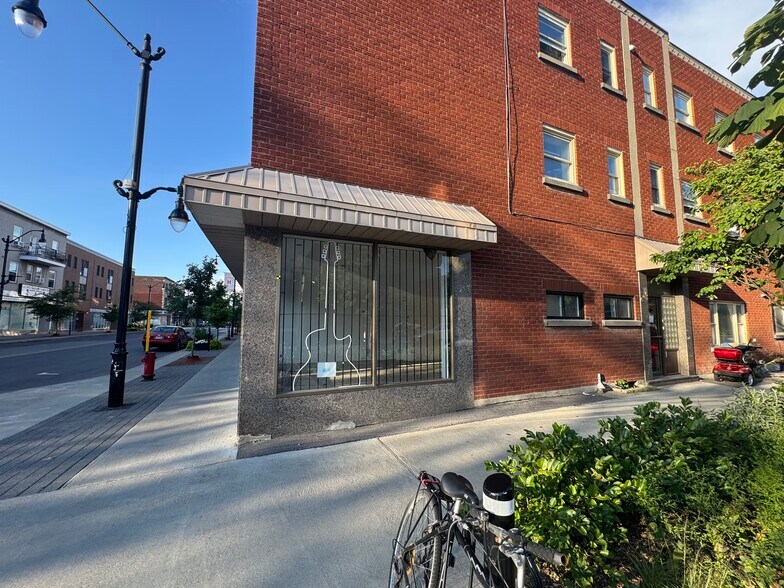 More Photos Of 4640 Sainte-Catherine E, Montréal Apartments For Lease