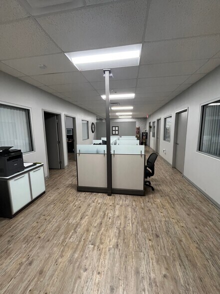 More Photos Of 3740 W 104th St, Hialeah Distribution For Lease