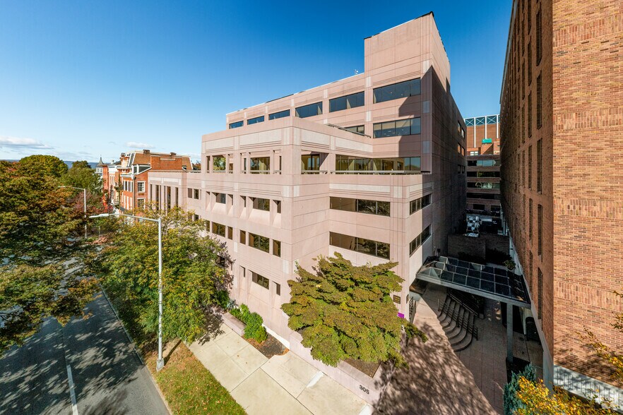 More Photos Of 305 N Front St, Harrisburg Office For Sale