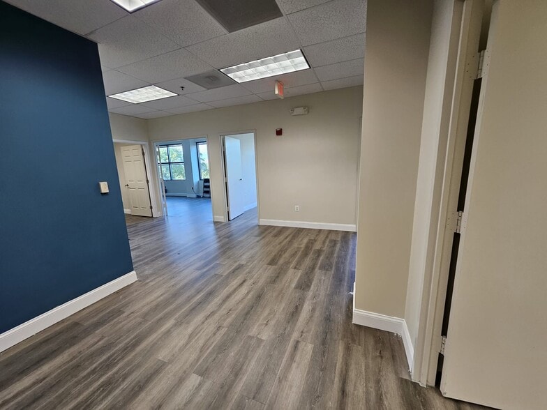 More Photos Of 9161 Liberia Ave, Manassas Medical For Sale