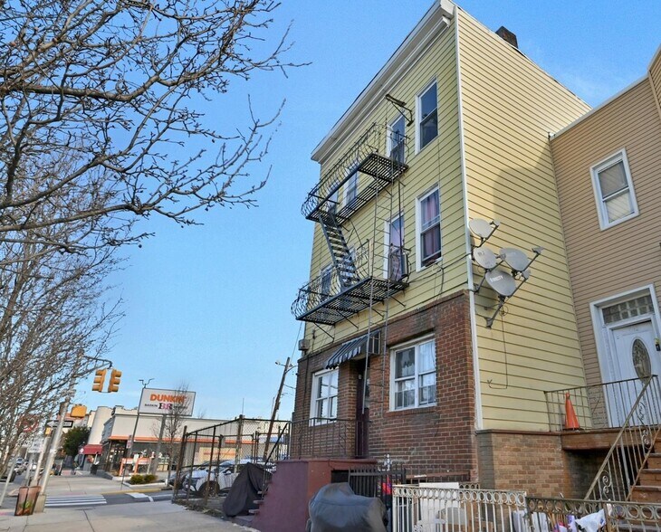 More Photos Of 614 Kennedy Blvd, Union City Apartments For Sale